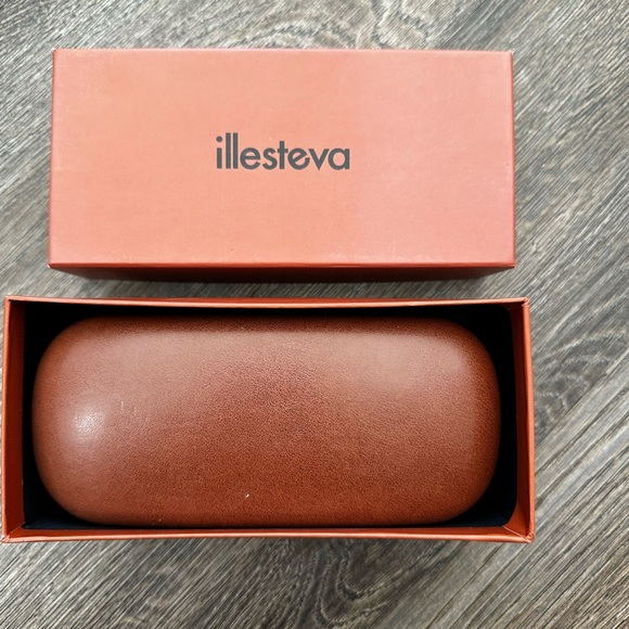 Illesteva Round Tinted Sunglasses main image 8